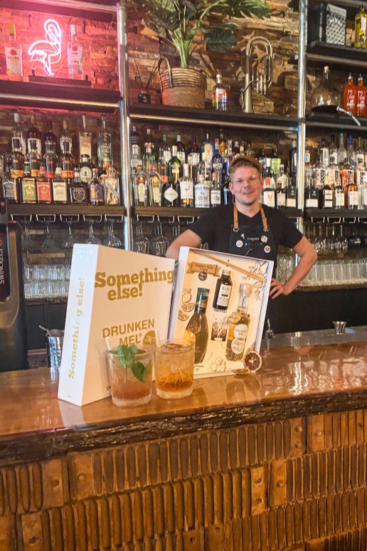 MNELjito homebox Barman Erik laat zien hoe je de cocktail maakt.