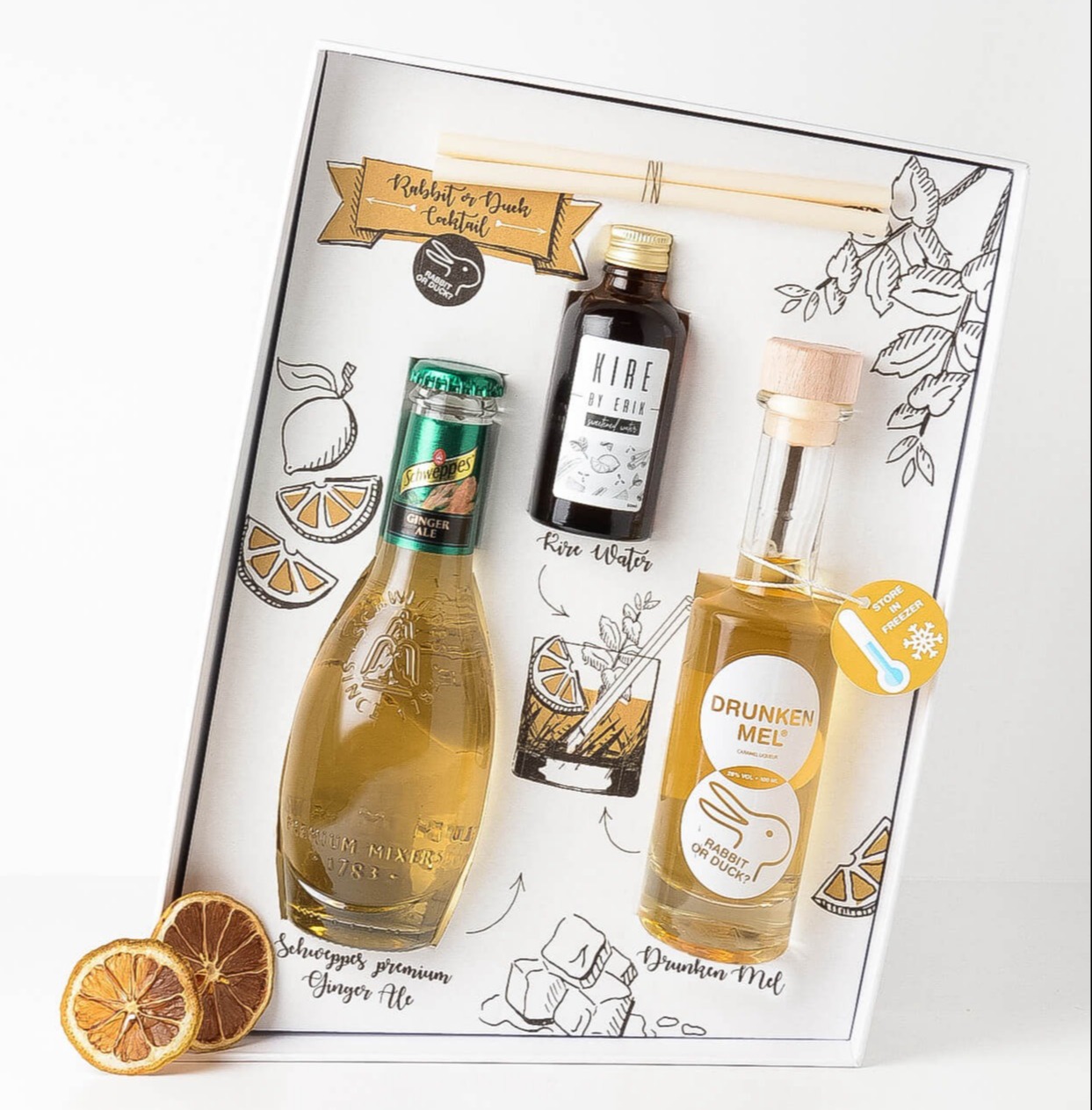 Open Giftbox met Rabbit or Duck cocktail ingrediënten.
