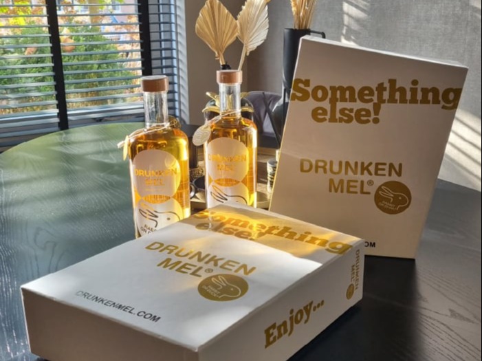 relatiegeschenk-scheve-giftbox_wit_likeur